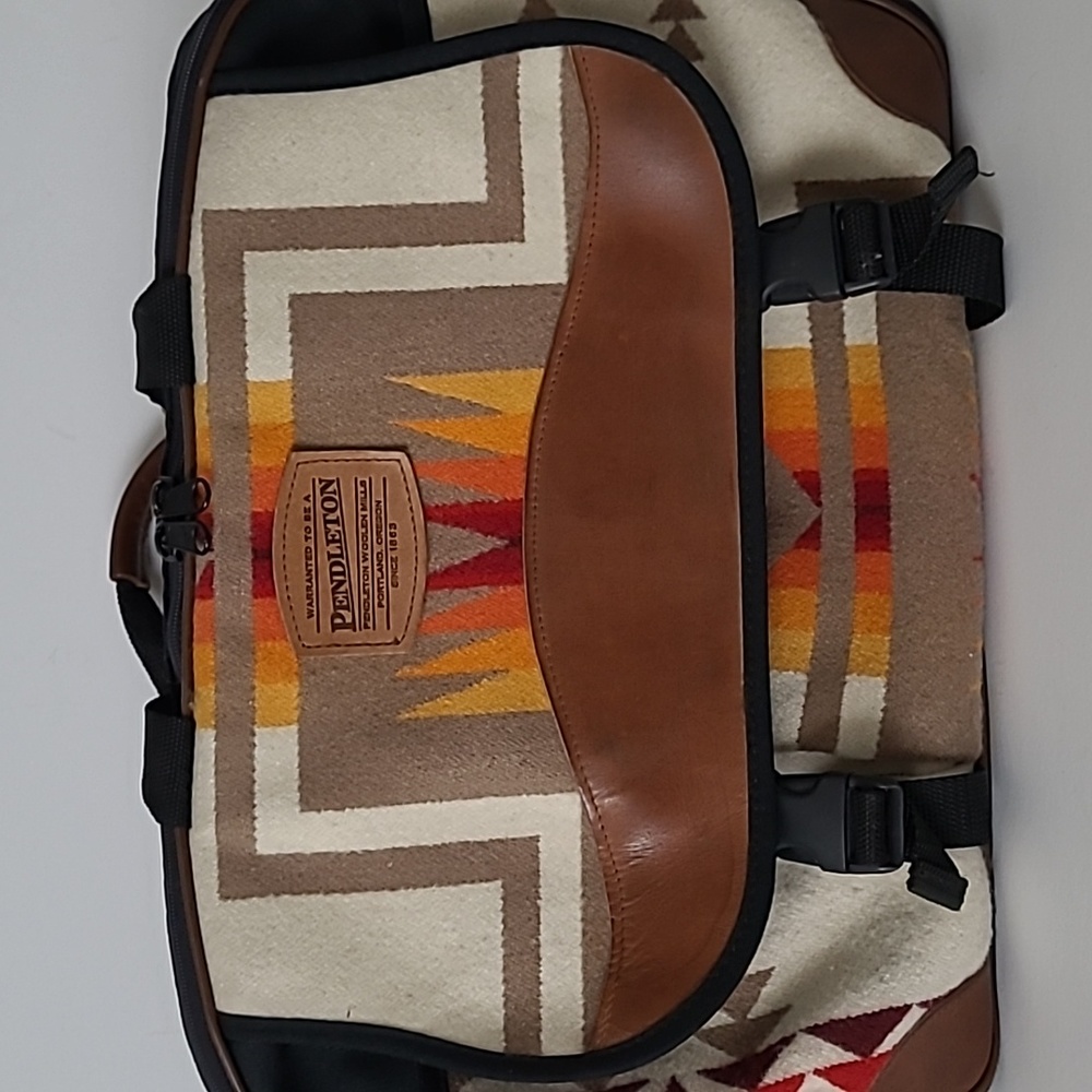 Vintage Pendleton messenger/travel bag